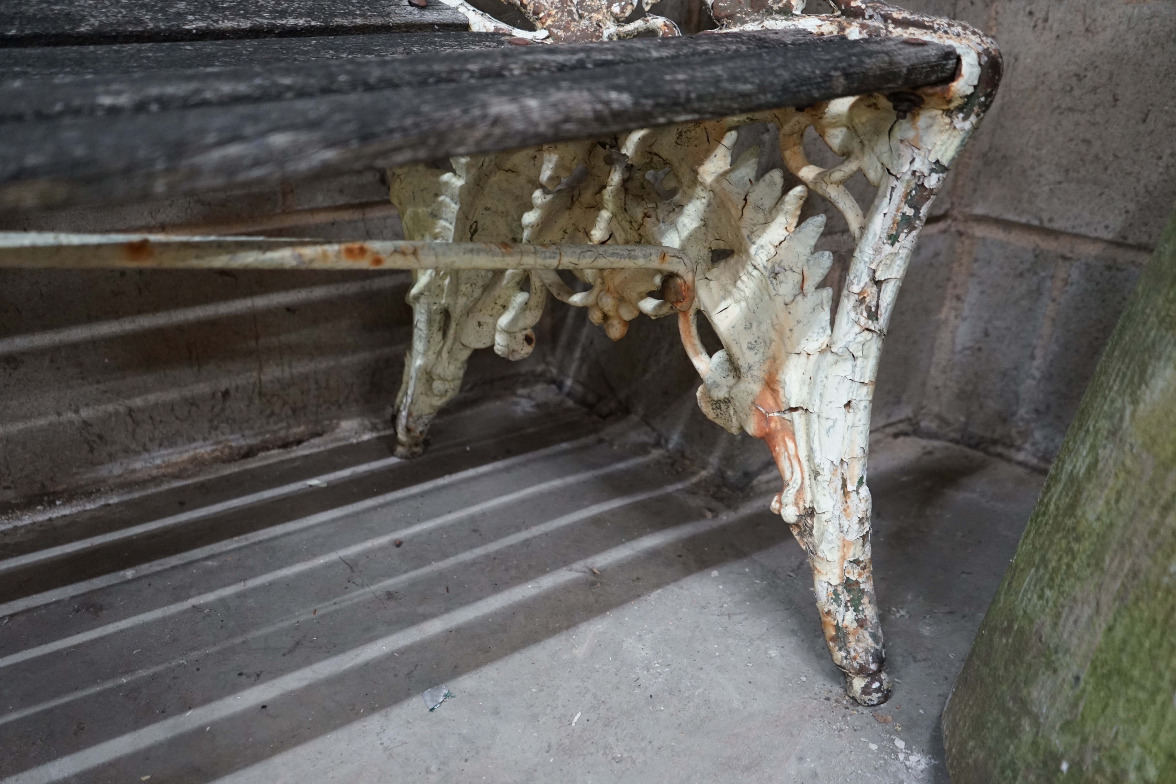 A Coalbrookdale fern pattern bench (a.f.), width 154cm depth 58cm height 94cm